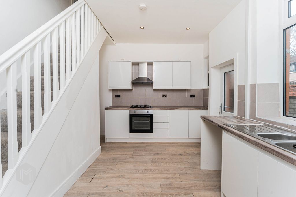 Property photo 3 of 14 Picture No. 17