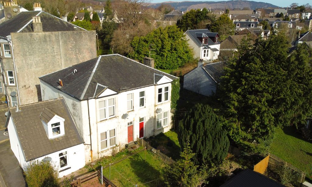 Property photo 3 of 12