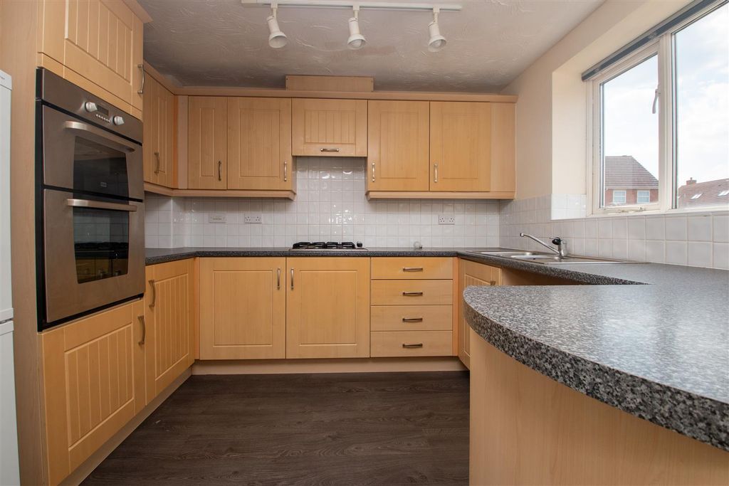 Property photo 2 of 21 6Frip_9.Jpg