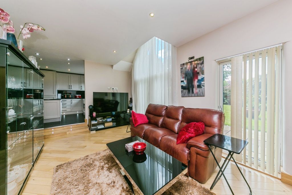Property photo 3 of 20 Pbox-Img.Jpg
