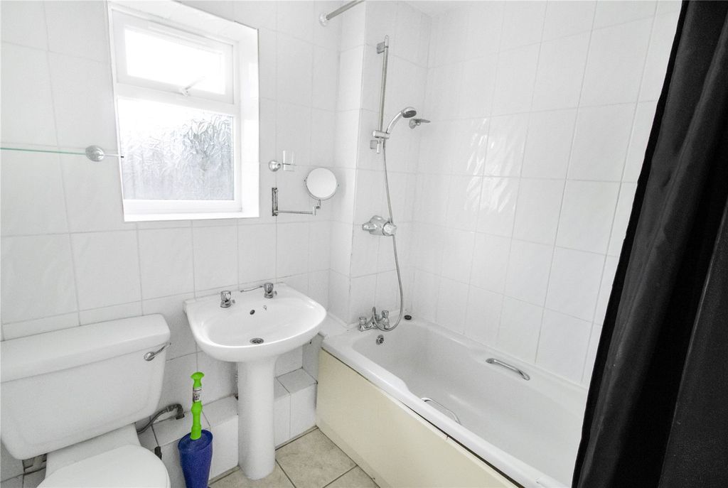 Property photo 3 of 6 Picture No. 15