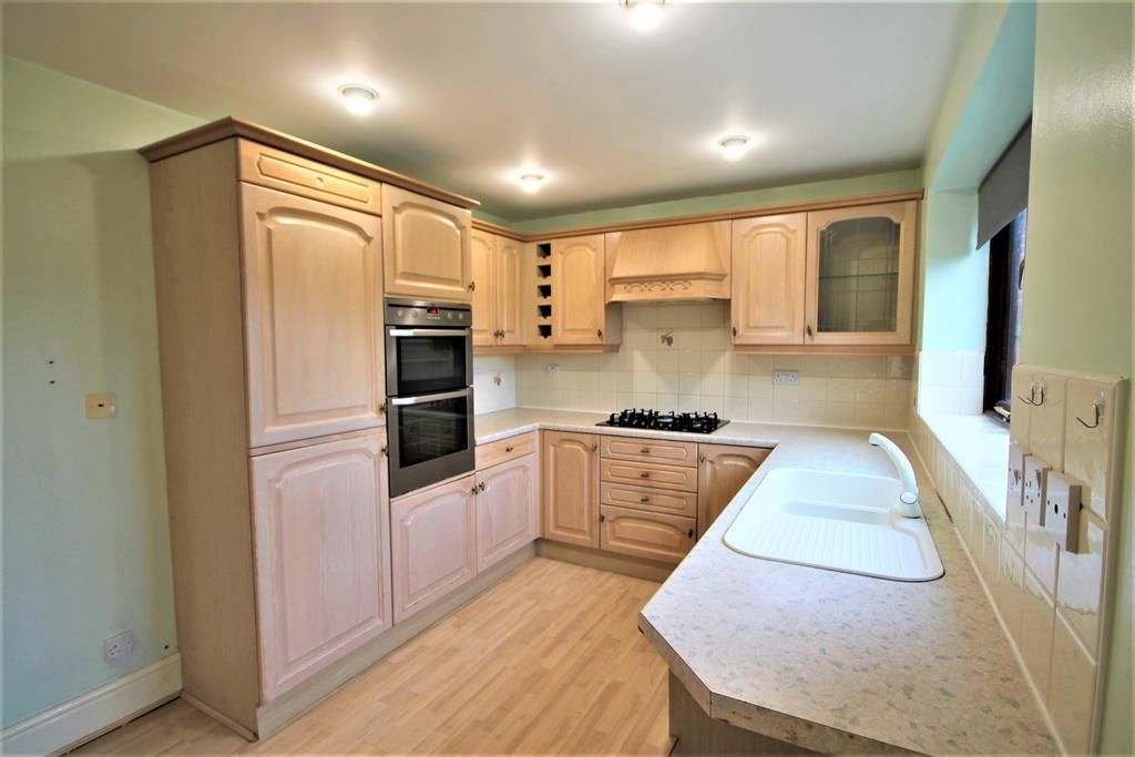 Property photo 2 of 20