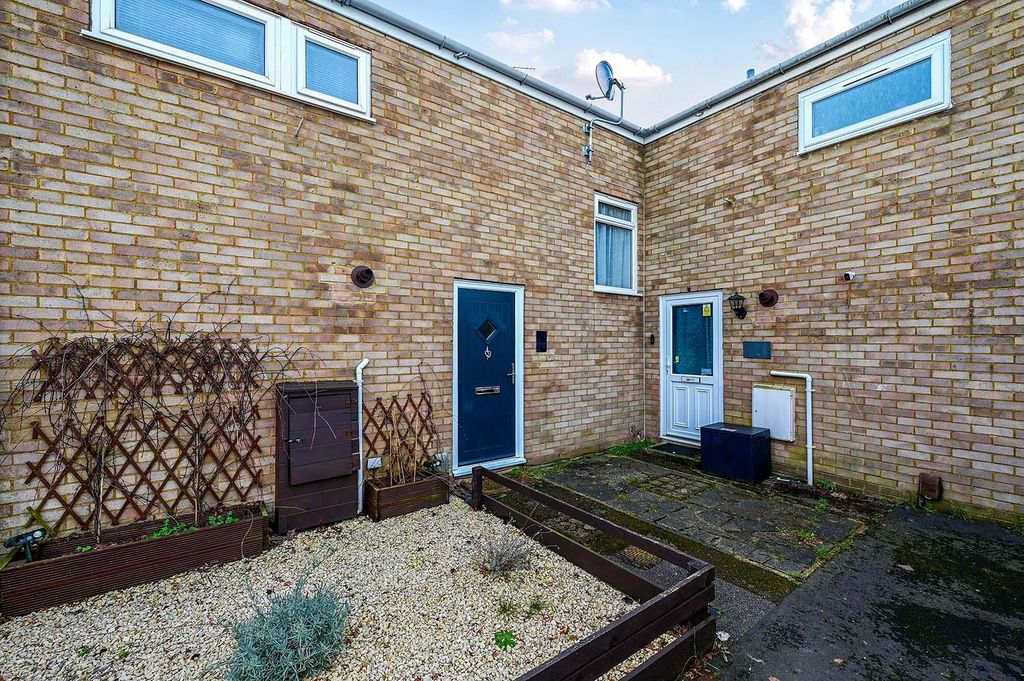 Property photo 1 of 10 Front