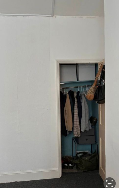 Property photo 3 of 11 Useful Built-In Storage For Personal Items...