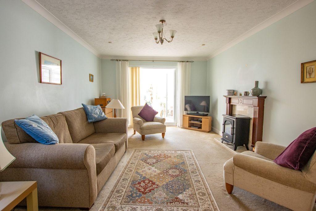 Property photo 3 of 19 4968639
