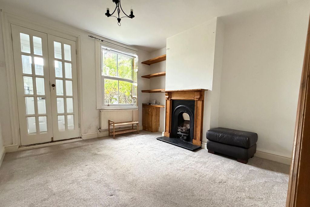 Property photo 2 of 9