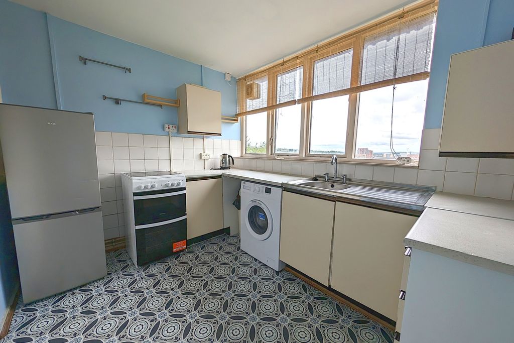 Property photo 2 of 8 Kitchen