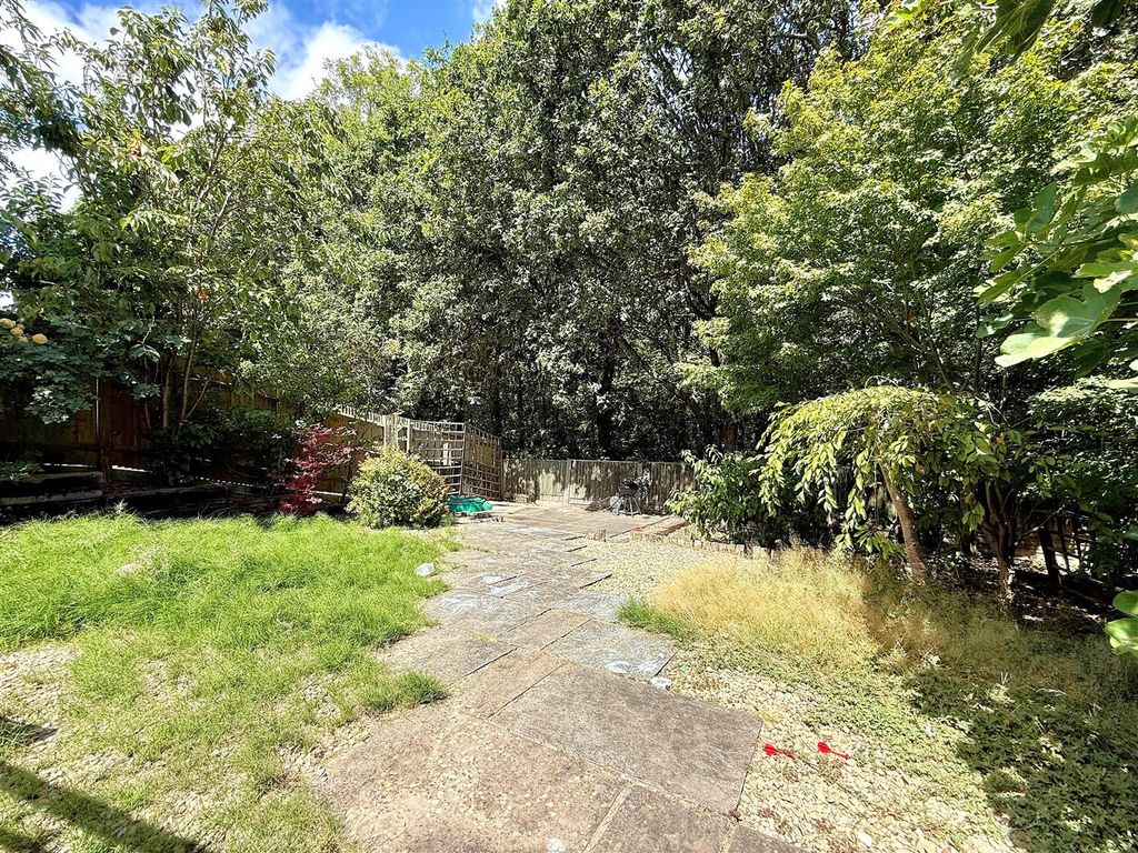 Property photo 3 of 15 Garden 2.Jpg
