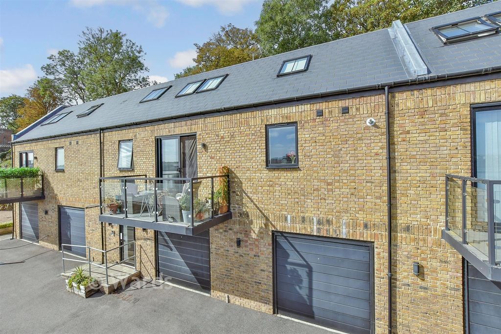 Property photo 1 of 13 External (Brochure)