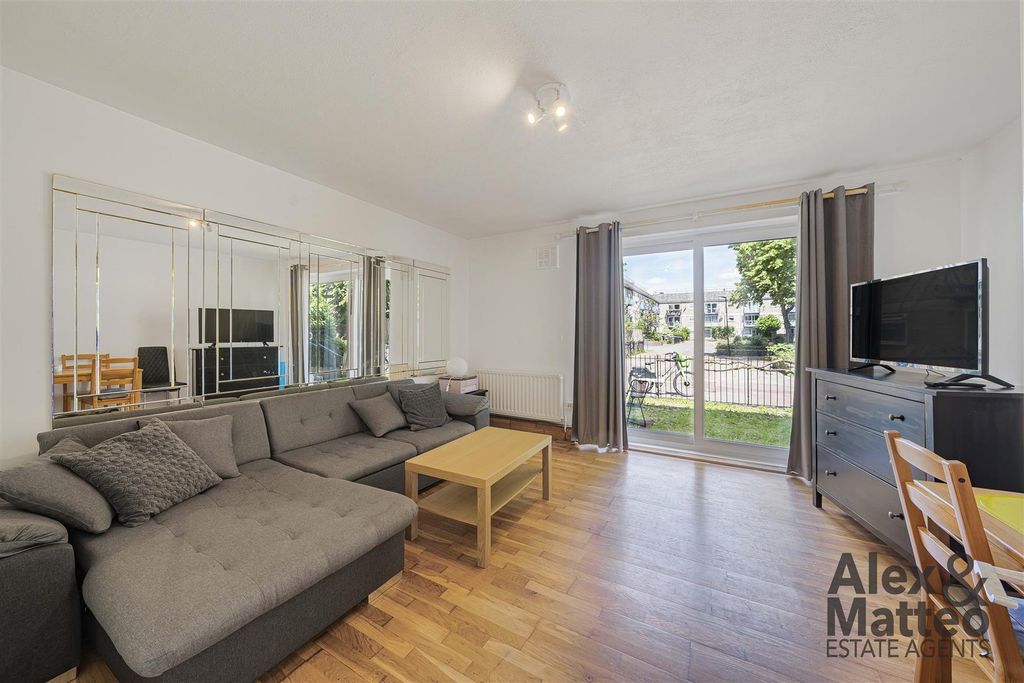 Property photo 1 of 17 Thorburn Square