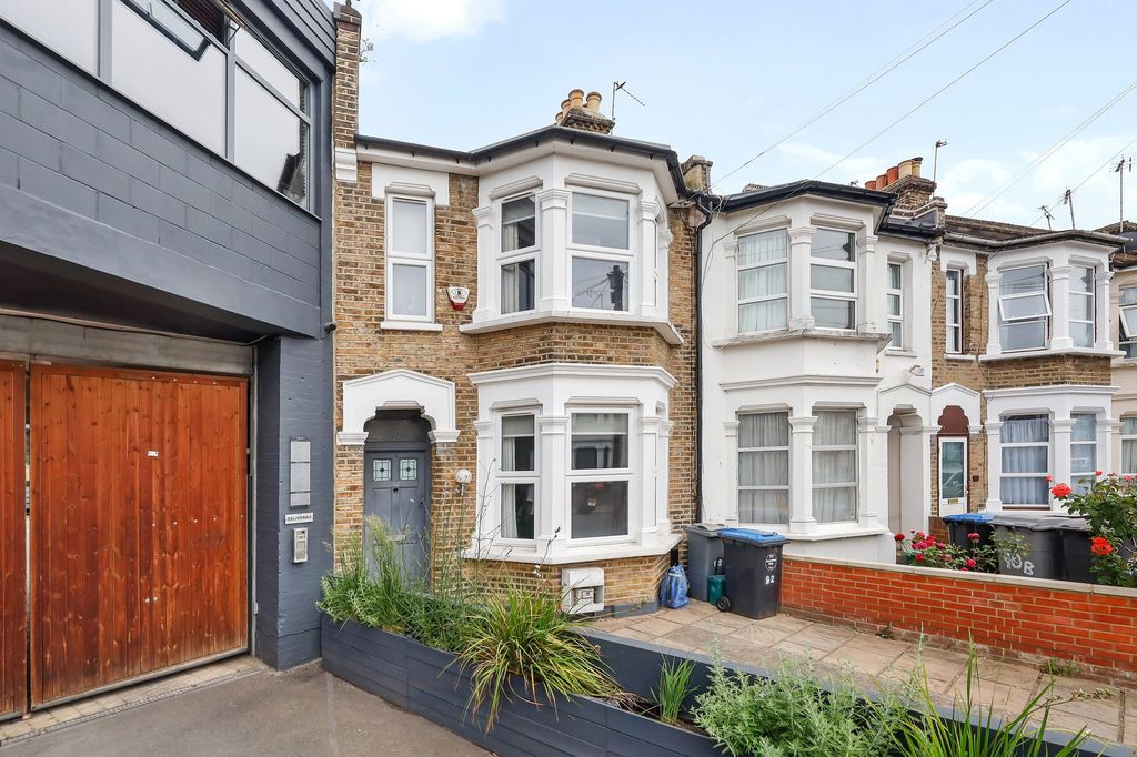 Property photo 1 of 11