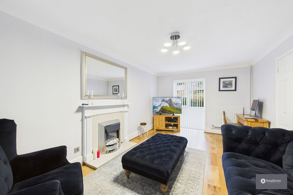 Property photo 3 of 26