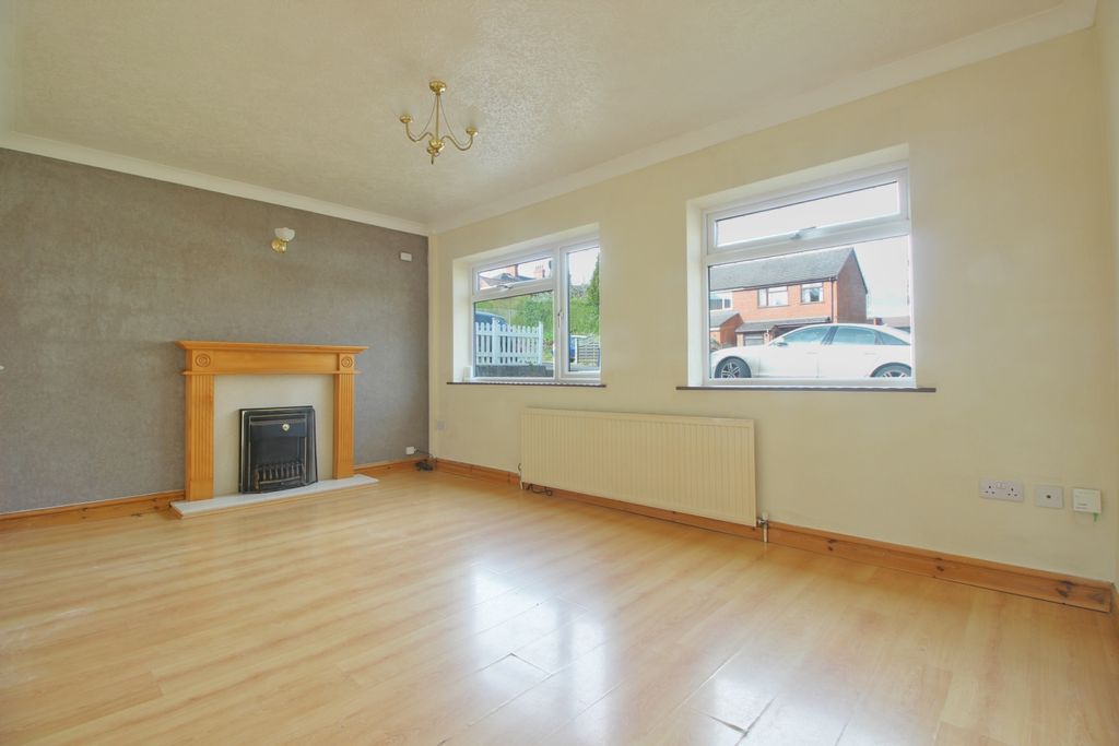 Property photo 3 of 11 Lounge