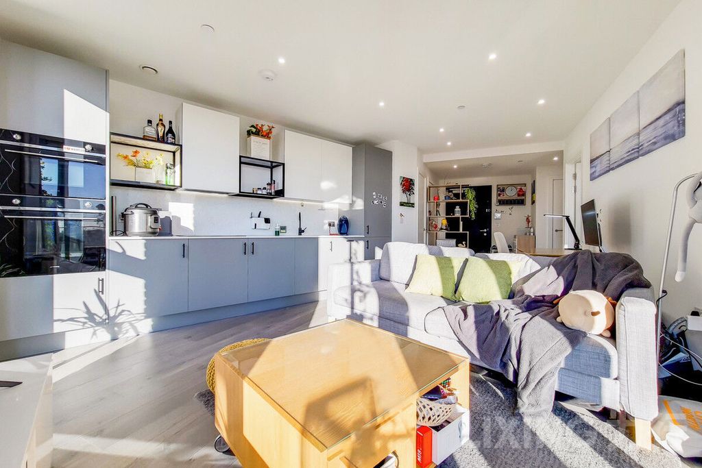 Property photo 1 of 12