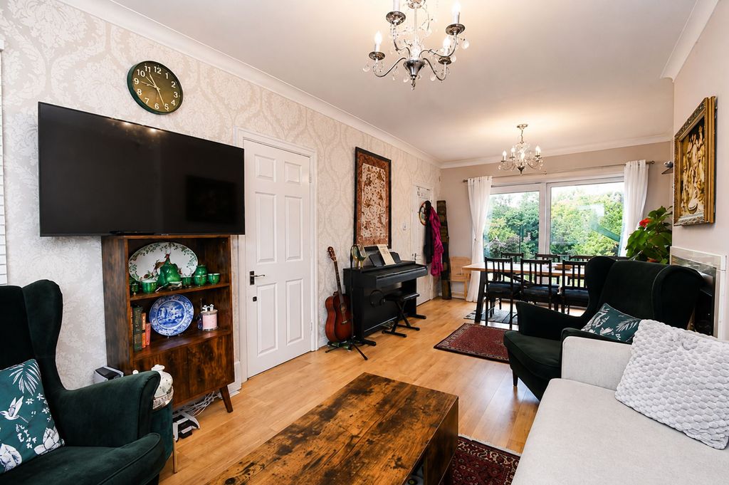 Property photo 2 of 14