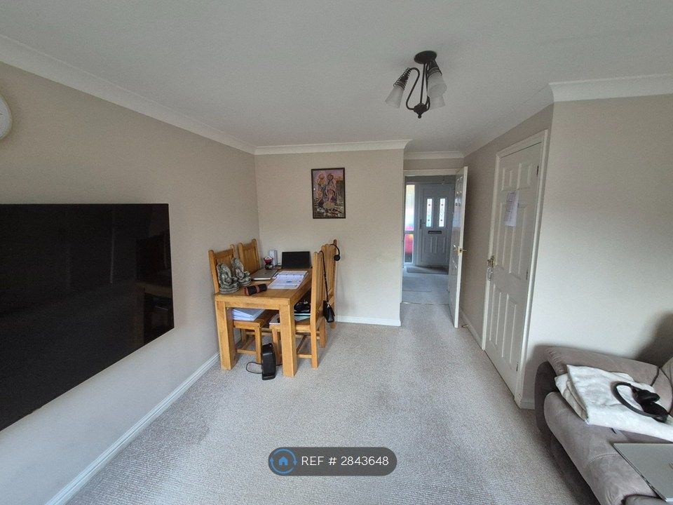 Property photo 2 of 11 Living Room