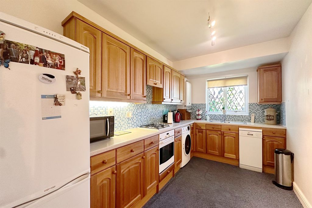Property photo 3 of 15 Kitchen