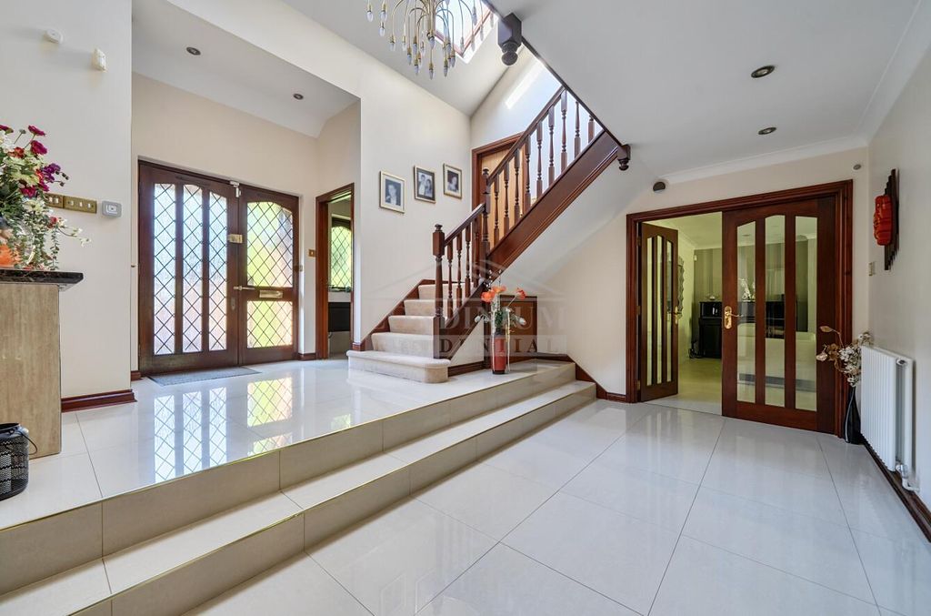 Property photo 2 of 24 71690762-Aa94-4F33-9860-F601A9879B18.Jpg