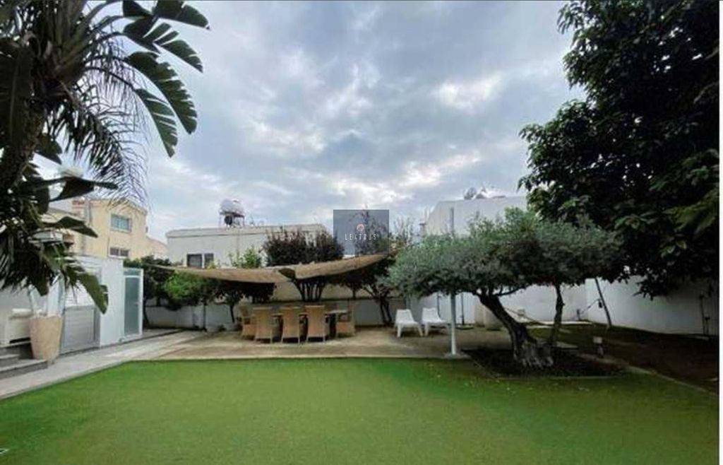 Property photo 3 of 8