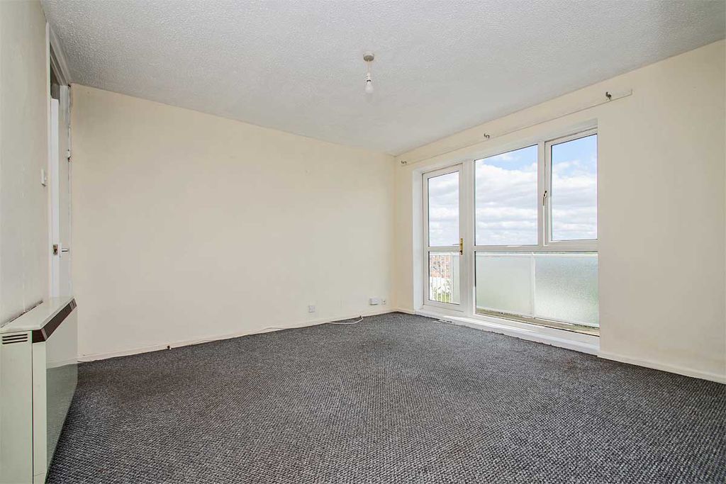 Property photo 3 of 18 Photo 2