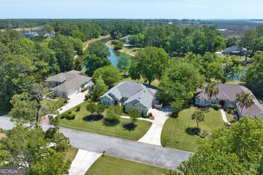 Property photo 1 of 31