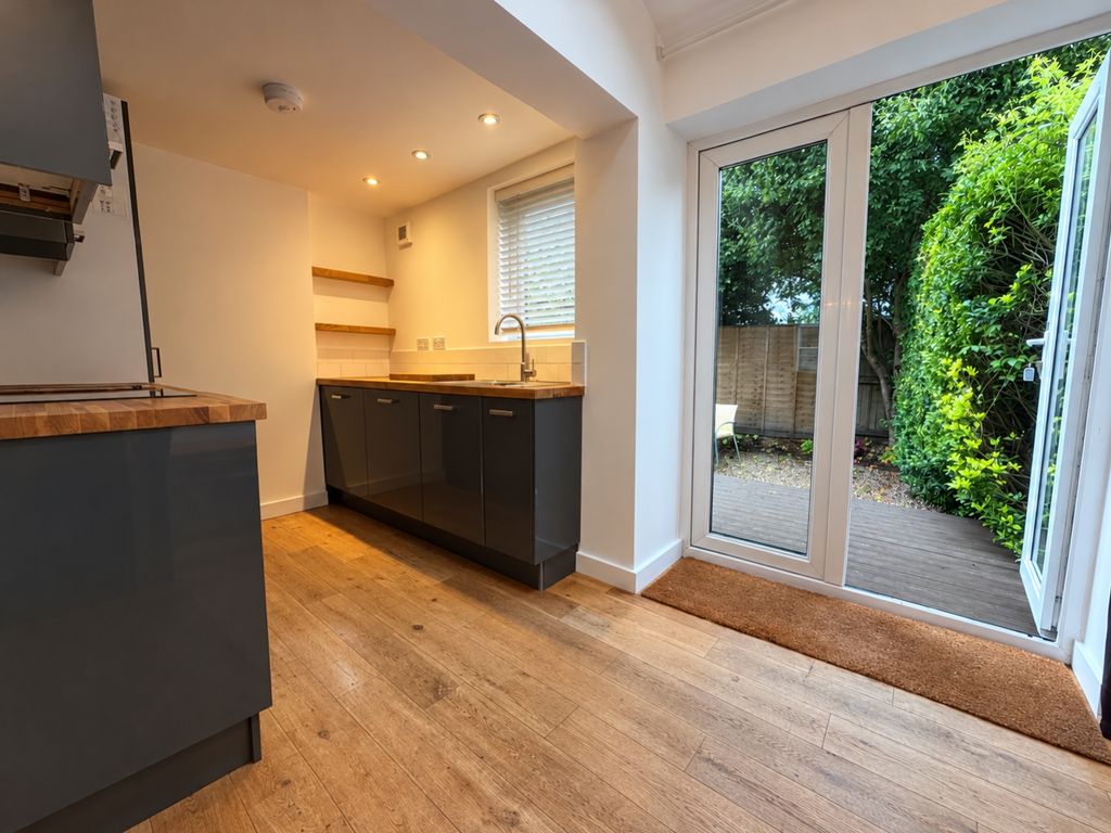 Property photo 1 of 14 Fd6Ceaec-4B2c-4282-9040-F8135Bf06746
