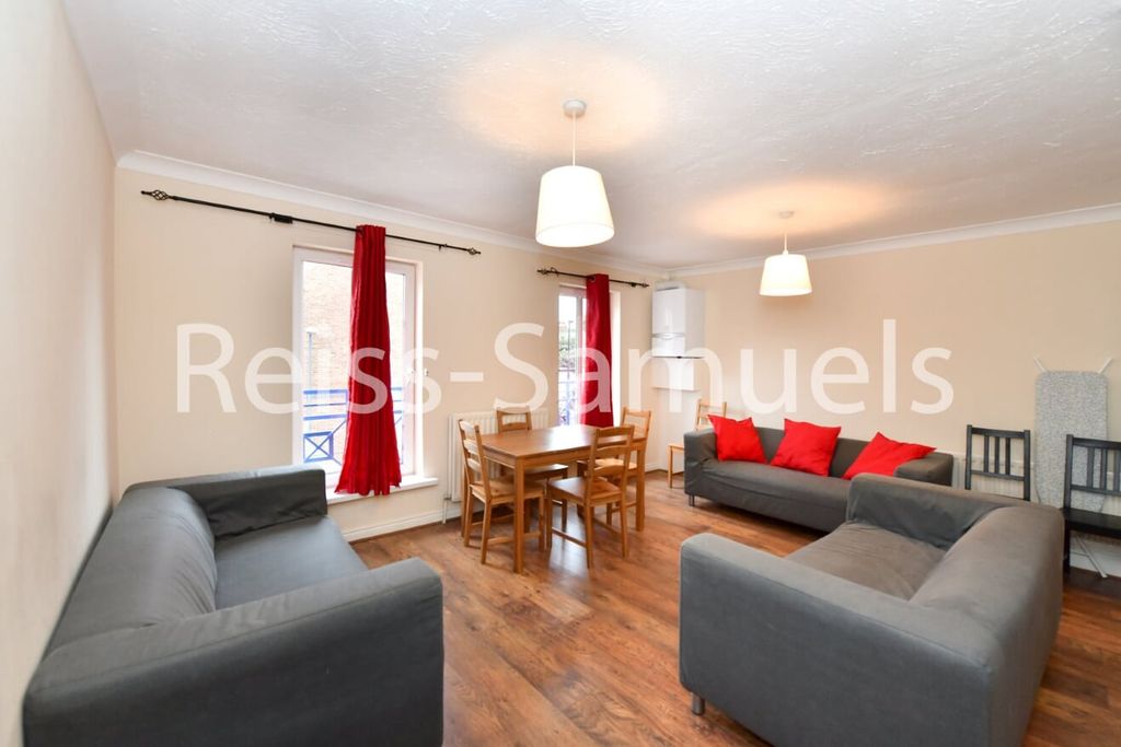Property photo 1 of 34