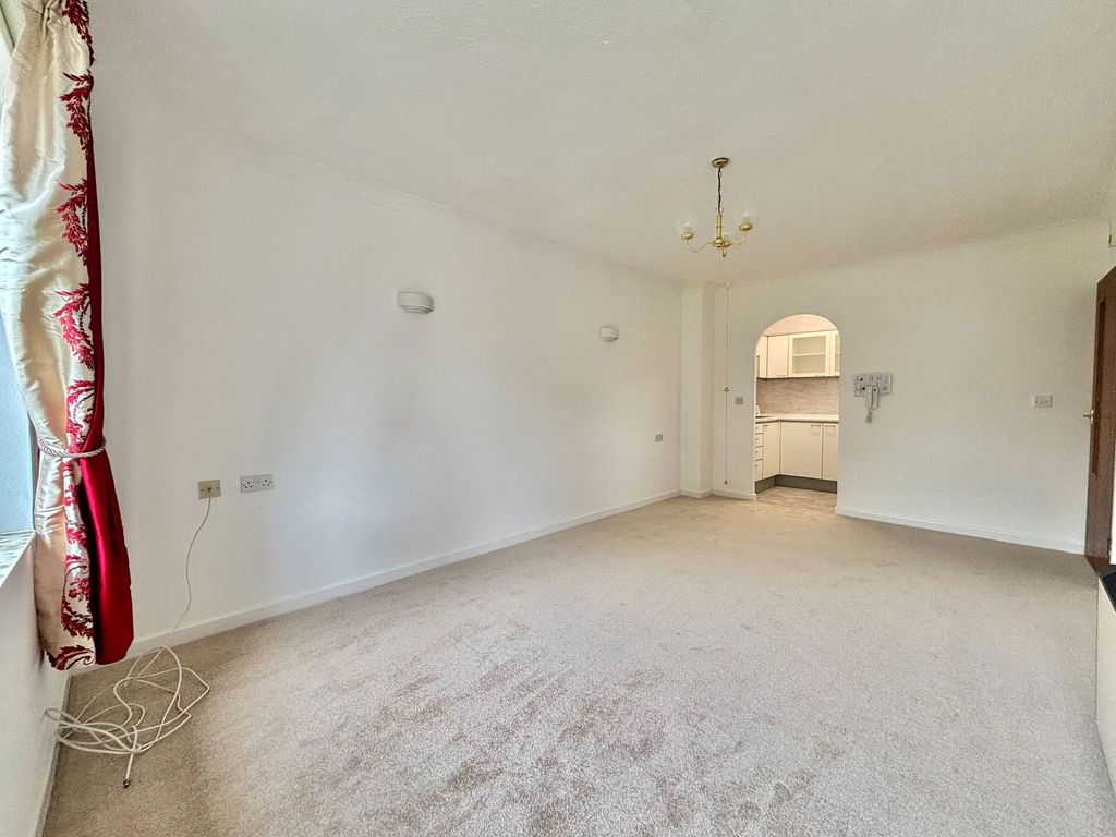 Property photo 3 of 8