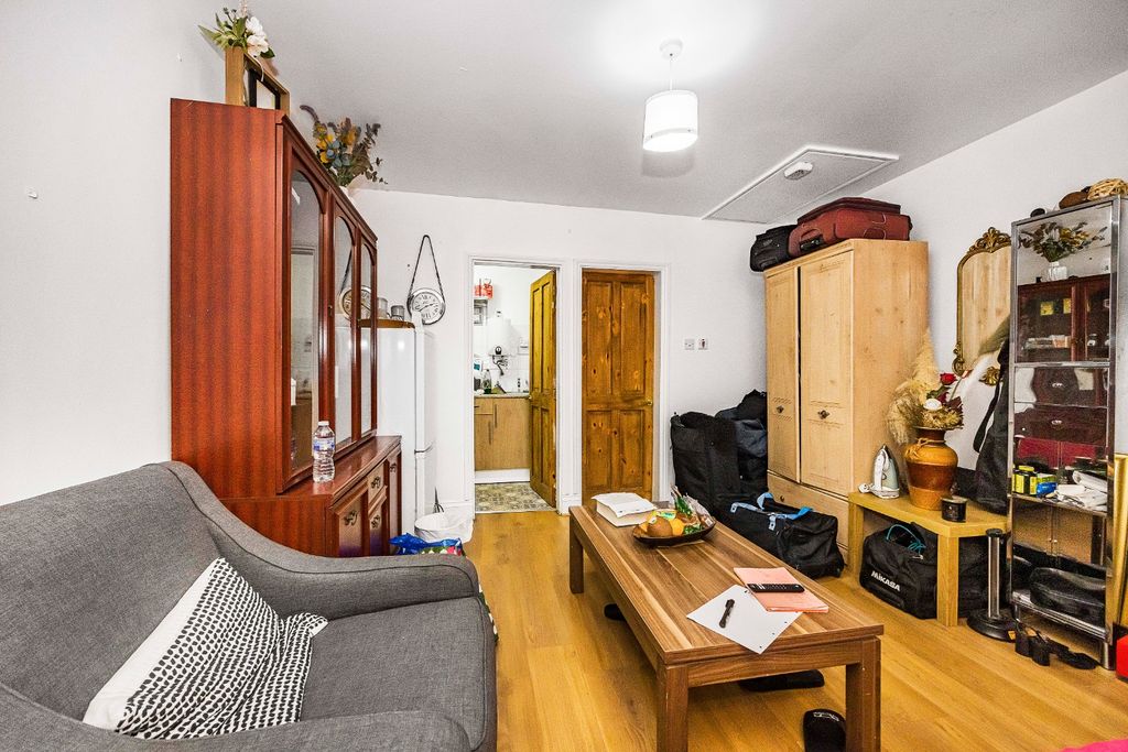 Property photo 3 of 6 3733223
