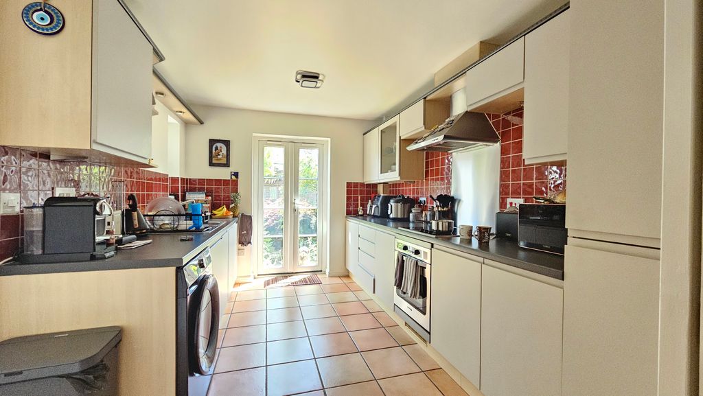 Property photo 2 of 19
