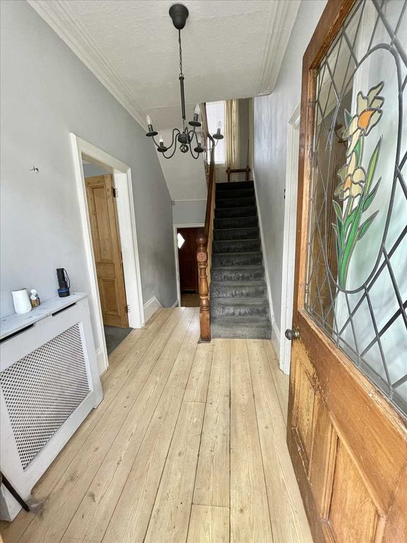 Property photo 2 of 16 Entrance Porch/Hall