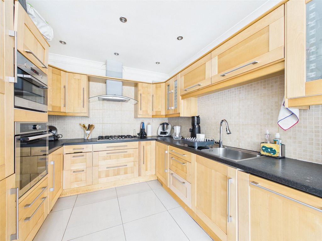 Property photo 3 of 14 Picture No. 17