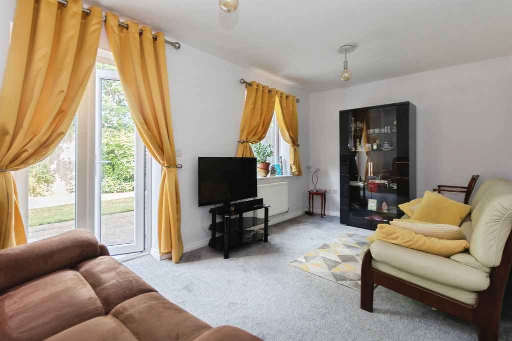 Property photo 2 of 17