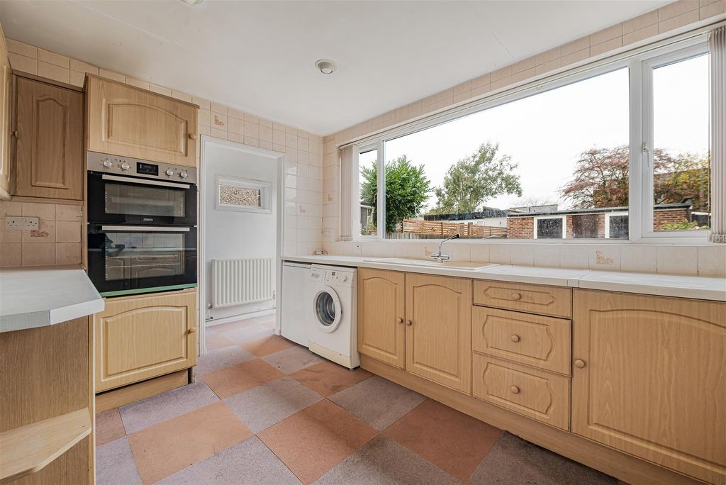 Property photo 3 of 13 35_67752.Jpg