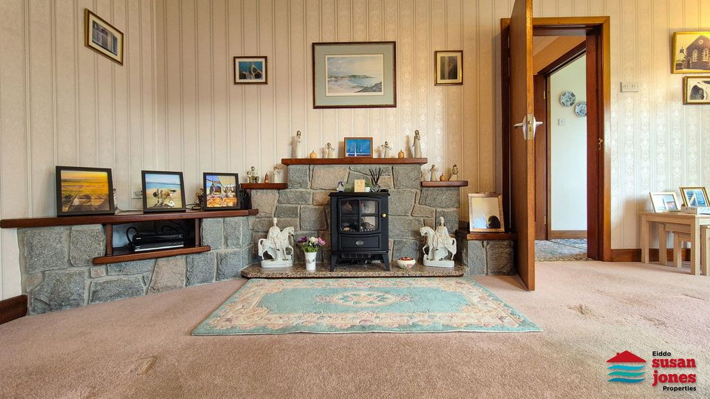 Property photo 3 of 26