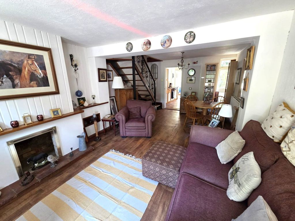 Property photo 2 of 13