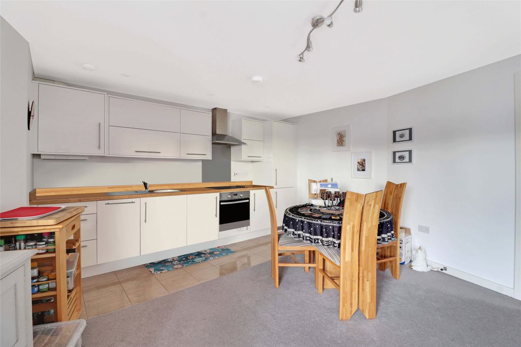 Property photo 3 of 8 Picture No. 04