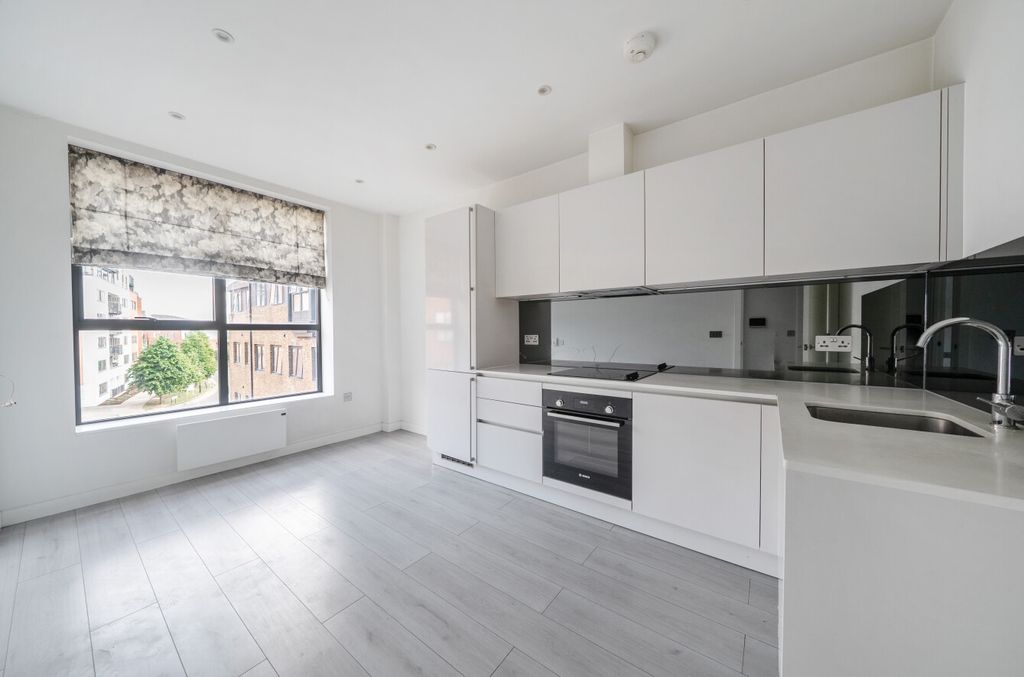 Property photo 2 of 11 1303730-11-68486B...