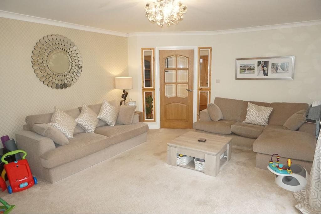 Property photo 2 of 11 Photo 2