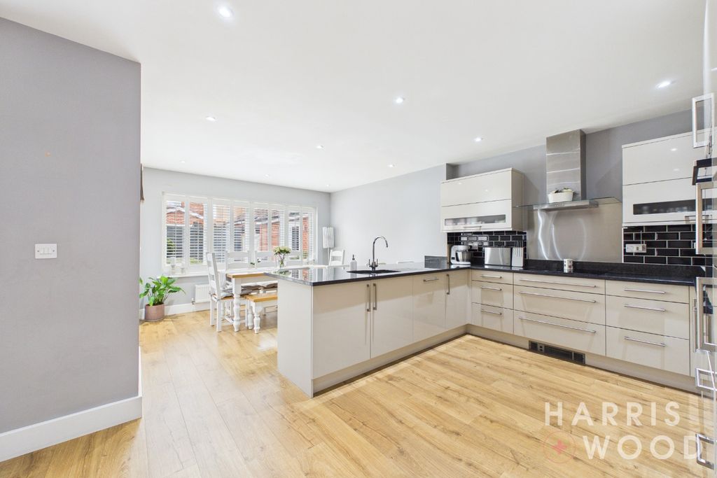 Property photo 2 of 49 5239203