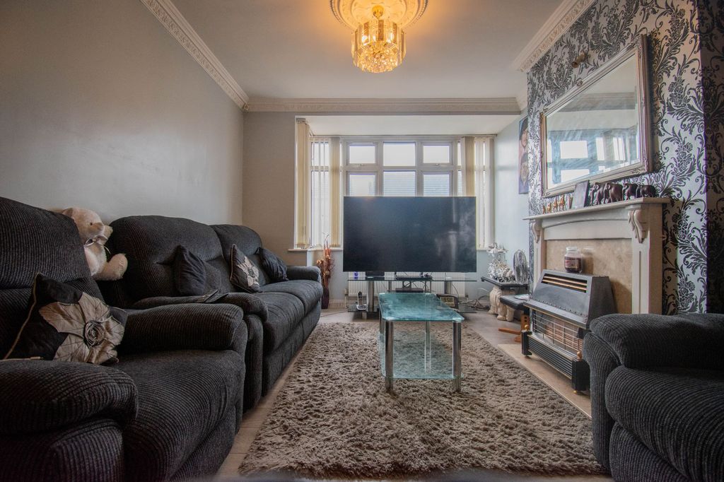 Property photo 2 of 13