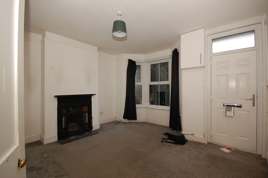 Property photo 2 of 10 Lounge