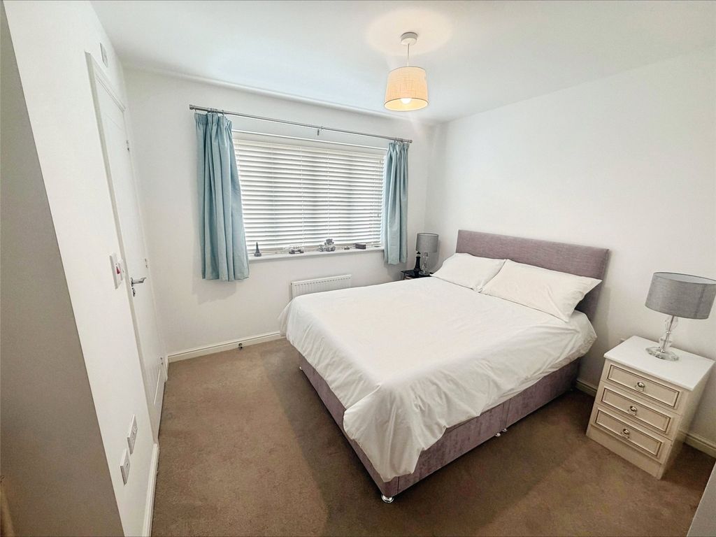 Property photo 3 of 16 Bedroom 1