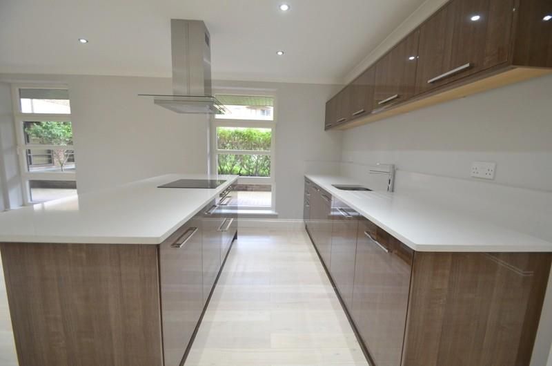 Property photo 2 of 11 Kitchen