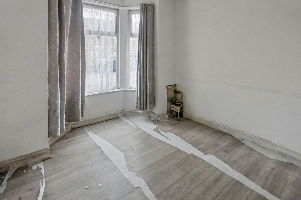 Property photo 3 of 19 64 Greville Street, Manchester, Greater Manchester, M13 0Yg