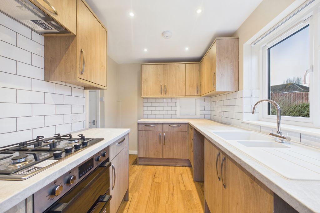 Property photo 2 of 15 Kitchen