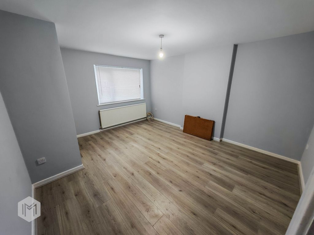 Property photo 2 of 15 Picture No. 12