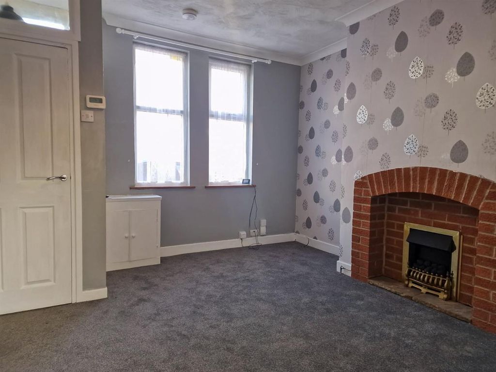 Property photo 3 of 11 Lounge Camden Road.Jpeg