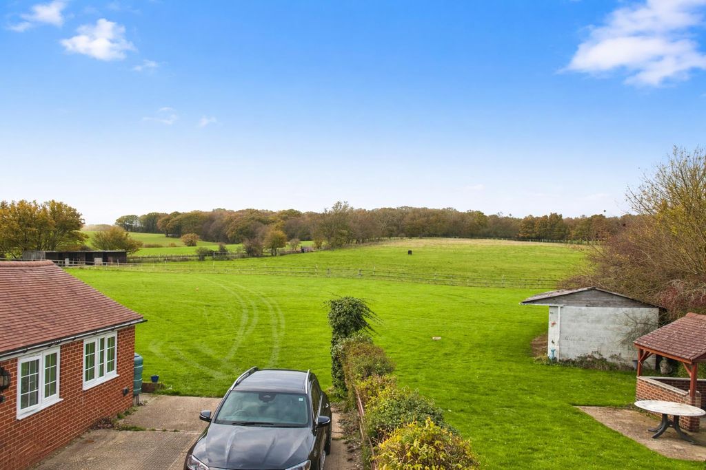 Property photo 2 of 32