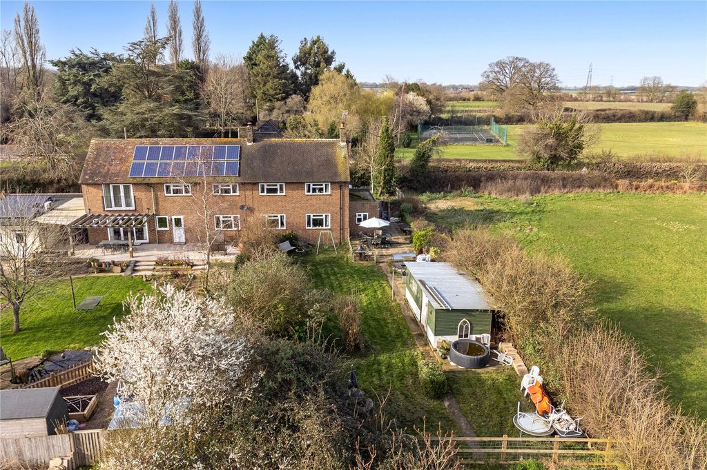 Property photo 2 of 16 Rear